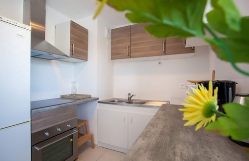 8th Arrondissement Apartment | A 600 M BEACH IN STANDING RESIDENCE