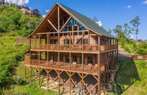 Chalet Village North Cabin | A+ Amazing Views