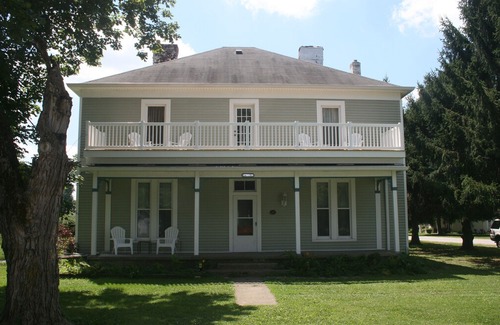 Petersburg House | "A.B. Parker House" - Spacious Home Near the Creation Museum and Ark Encounter!