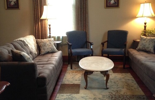 Petersburg House | "A.B. Parker House" - Spacious Home Near the Creation Museum and Ark Encounter!