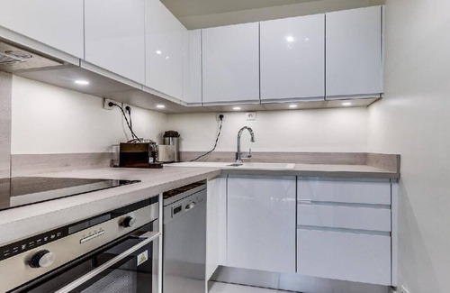 7th Arrondissement Apartment | A BALCONY THAT OVERLOOKS ESPLANADE DES INVALIDES-A STUNNING EIFFEL HOME
