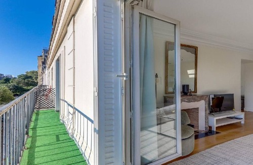 7th Arrondissement Apartment | A BALCONY THAT OVERLOOKS ESPLANADE DES INVALIDES-A STUNNING EIFFEL HOME