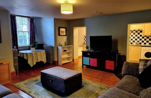 Carmarthen Apartment | A Basement Apartment