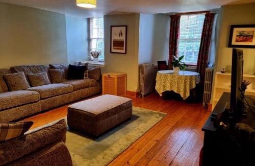 Carmarthen Apartment | A Basement Apartment