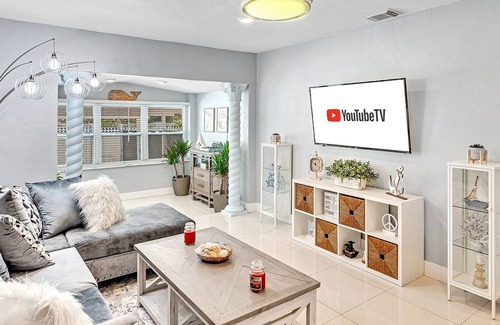 Miami Shores House | A Beachy Paradise