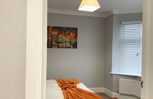 Southampton Other | A Beautiful 5 bedroom house in Southampton. Sleeps up to 10 Guests.