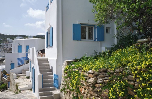Lefkes Apartment | A beautiful and cosy studio with equipped kitchen in the heart of Lefkes Village