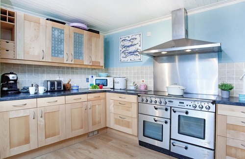 Polruan Cottage | A beautiful and very spacious Cornish stone cottage with superb estuary views.
