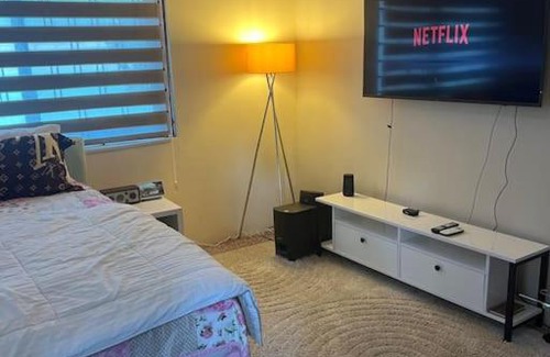 Accra Apartment | A beautiful comfy bedroom in the center of town
