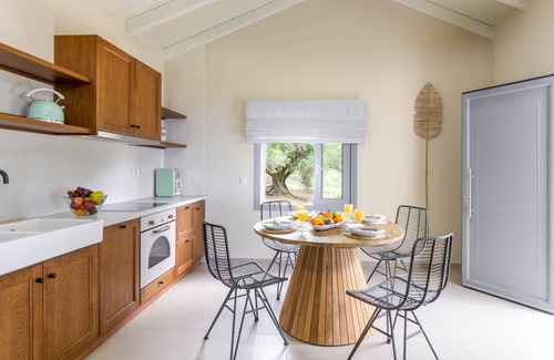 Eleios-Pronnoi House | A beautiful country house surrounded by olive trees.
