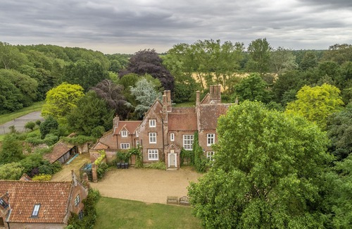 North Tuddenham Cottage | A beautiful house in North Tuddenham, Norfolk sleeping 14 guests in 7 bedrooms.