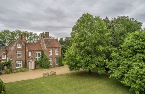North Tuddenham Cottage | A beautiful house in North Tuddenham, Norfolk sleeping 14 guests in 7 bedrooms.