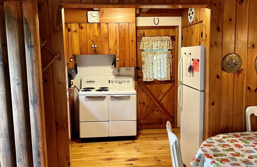 Chestertown Cottage | A beautiful lake view cabin on Friends Lake