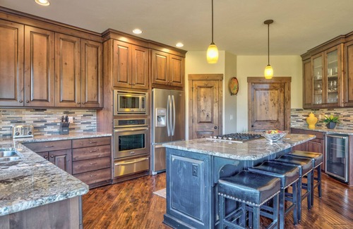Three Rivers House | A beautiful, private custom home with serene views of the Big Deschutes River