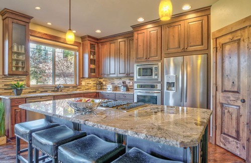 Three Rivers House | A beautiful, private custom home with serene views of the Big Deschutes River