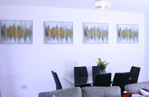 Oxford House | A beautiful spacious brand-new 3 Bed Guest house in Oxford City - 10mins walk to Oxford Hospitals