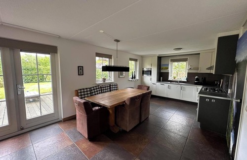Gasselte House | A beautiful thatched vacation villa which is located within walking distance of 't Nije Hemelriek. On a beautiful spacious lot with many seats.