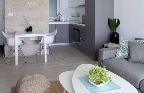 Povljana Apartment | A beautiful two-story apartment located directly by the sea