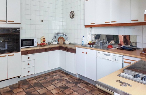 Cadiz Apartment | A beautiful vacation near the sea awaits you in this vacation apartment.