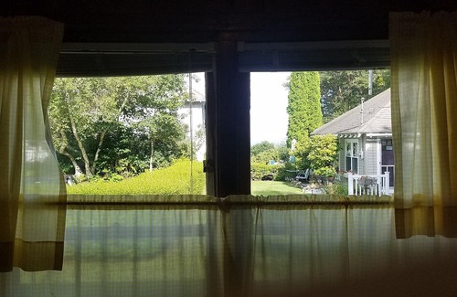 Rockport Cottage | A Beautiful "WEE " Place By The Sea in Rockport