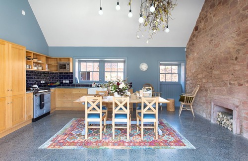 Haddington Cottage | A beautifully renovated rural retreat for families and groups set in extensive grounds.