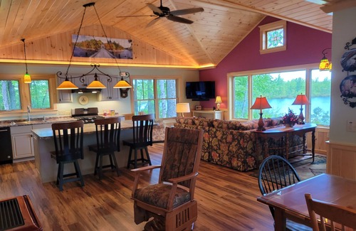 Mount Vernon House | A Belgrade Lakes Destination, Very Private, Tranquil [Handicap Accessible]