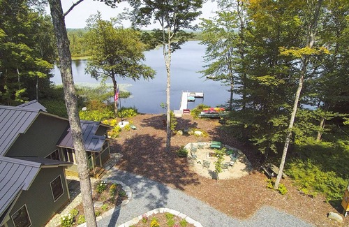 Mount Vernon House | A Belgrade Lakes Destination, Very Private, Tranquil [Handicap Accessible]
