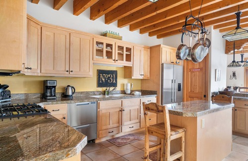 Arroyo Seco Apartment | A Bella Vista Valdez Lodge, 4-BR, 4-Bth, 4 LR, 2 hot tubs, 2 chef kitchens