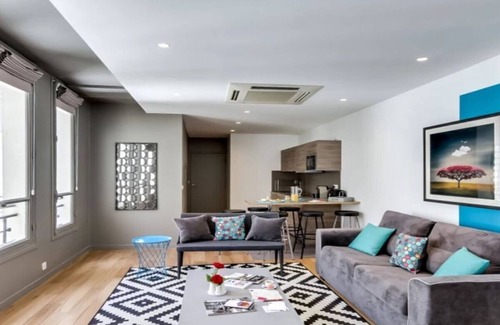 Faubourg-du-Roule Apartment | A BIT OF GLAMOUR AND MAGIC IN CHAMPS ELYSEES