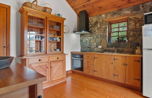 Port Fairy Cottage | A bluestone cottage in the heart of Port Fairy