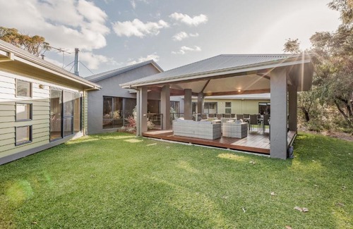 Dunsborough House | A Bush Utopia
