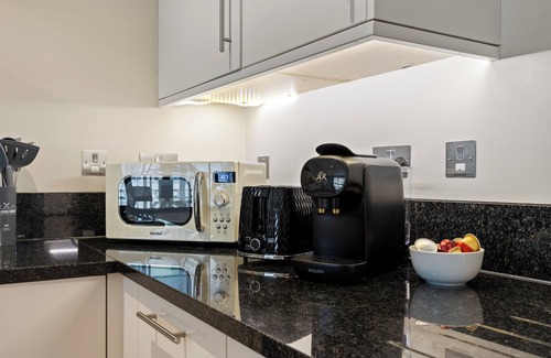 Marylebone Apartment | A/C*Lift*EarlyDrop*FlexPolicy*King*Full Kitchen