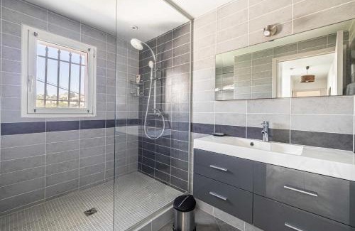 Antibes Villa | A c Villa 8BR 15P with Pool & Tennis – Antibes