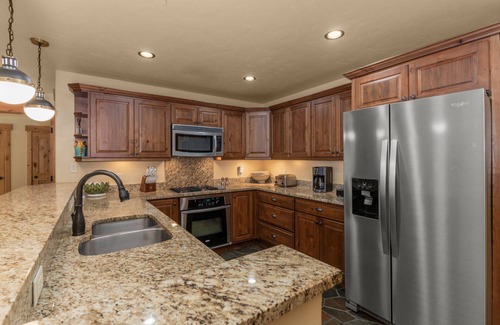 Steamboat Springs Condo | A/C, W/D In Unit, Ski Mountain Views, Outdoor Pools & Hot Tubs