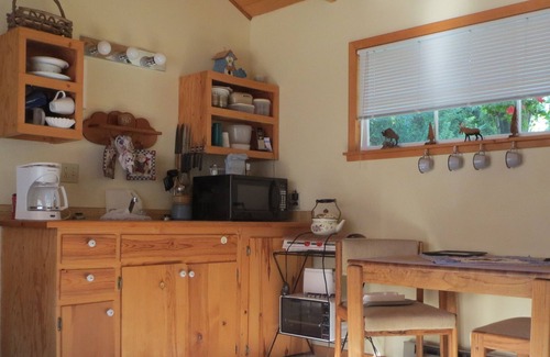 Troy Cabin | A Cabin On The River Three days minimum Closed from October 15th to April 1