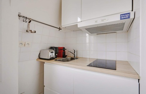 Saint-Vincent-de-Paul Apartment | A Canal St Martin Lovely Room