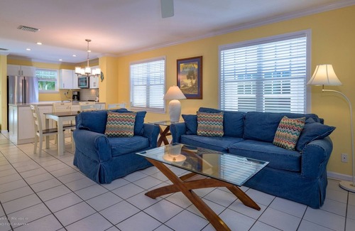 Bahama Village House | A Caribbean Alternative