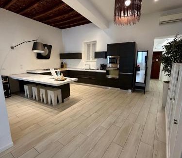Pavia Apartment | A Casa di Lamu, eleganza in Piazza della Vittoria, 140mq