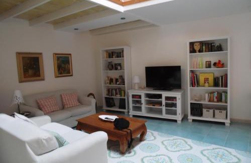 Pozzuoli Apartment | A Casa di Monica