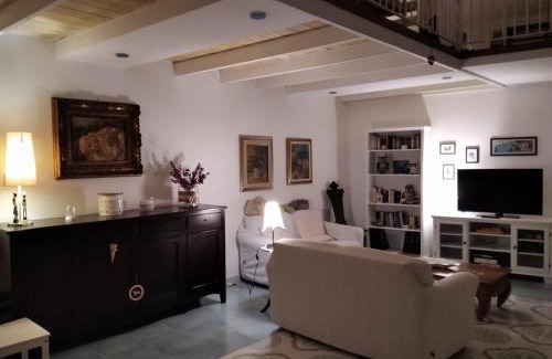 Pozzuoli Apartment | A Casa di Monica