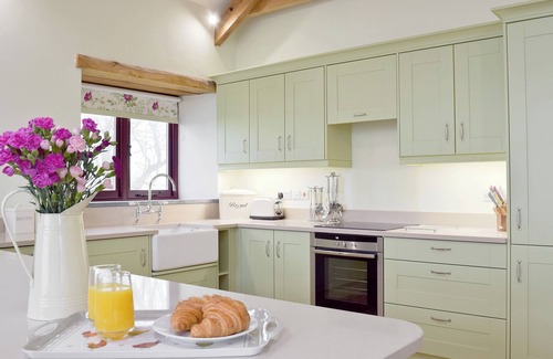 Saundersfoot Cottage | A characterful barn, delightfully converted to offer open-plan living.
