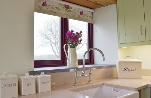 Saundersfoot Cottage | A characterful barn, delightfully converted to offer open-plan living.