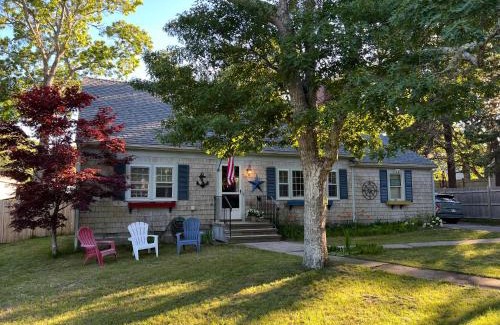 West Yarmouth House | A charm Cape house centrally located close to everything that Cape code offers