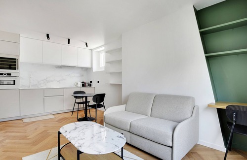 Quartier de Rochechouart Apartment | A Charming 1-BR/1BA in Montmartre