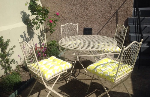 Llandudno House | A charming 2 bedroom cottage in the heart of Llandudno.