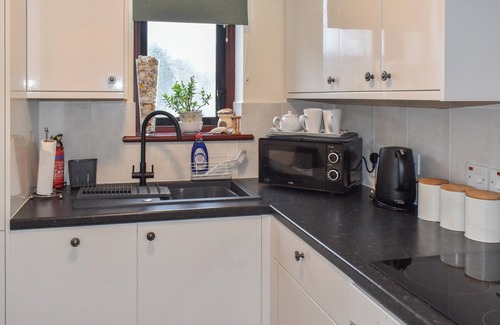 Seaview Apartment | A charming apartment just a short stroll from the beach and local amenities.