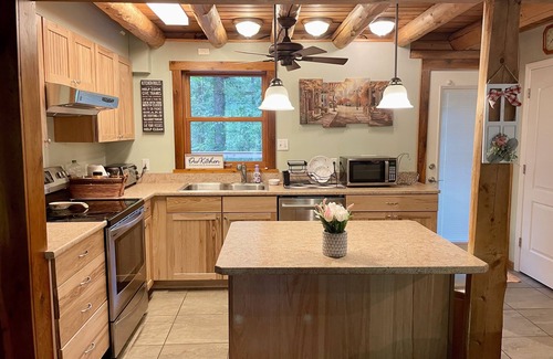 Trenton Cabin | A charming cabin tucked in the woods