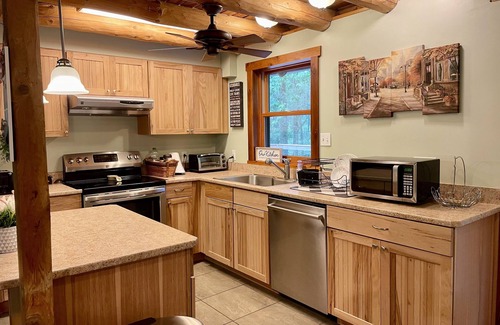 Trenton Cabin | A charming cabin tucked in the woods