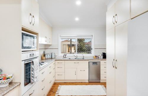 Harristown House | A Charming, Central & Family Friendly Cottage