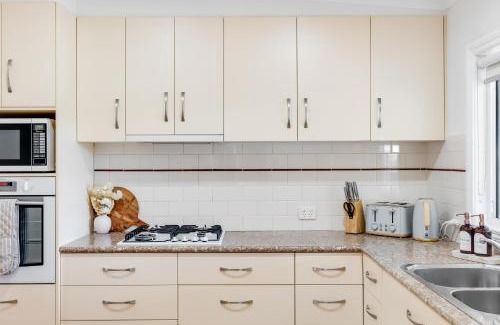 Harristown House | A Charming, Central & Family Friendly Cottage